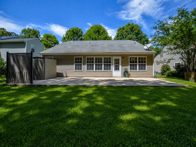 Building Photo - Legacy Park 3BR Home on 1 Acre with Loft, 3 Baths, and Summer-Ready Amenities  3 Bedrooms | 3 Bat...
