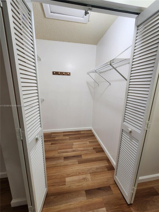 Building Photo - 8666 SW 114th Pl