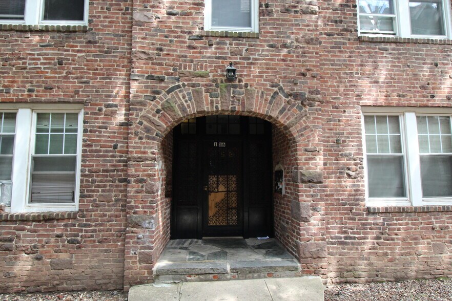 Building Photo - 167 Collins St