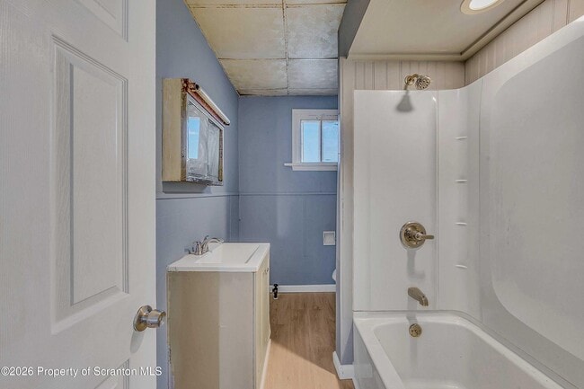 Building Photo - 1019 S Webster Ave