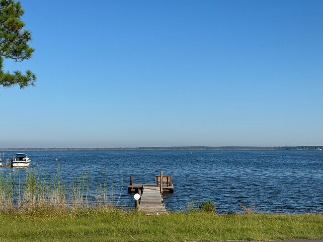 Building Photo - Breathtaking views of Perdido Bay!