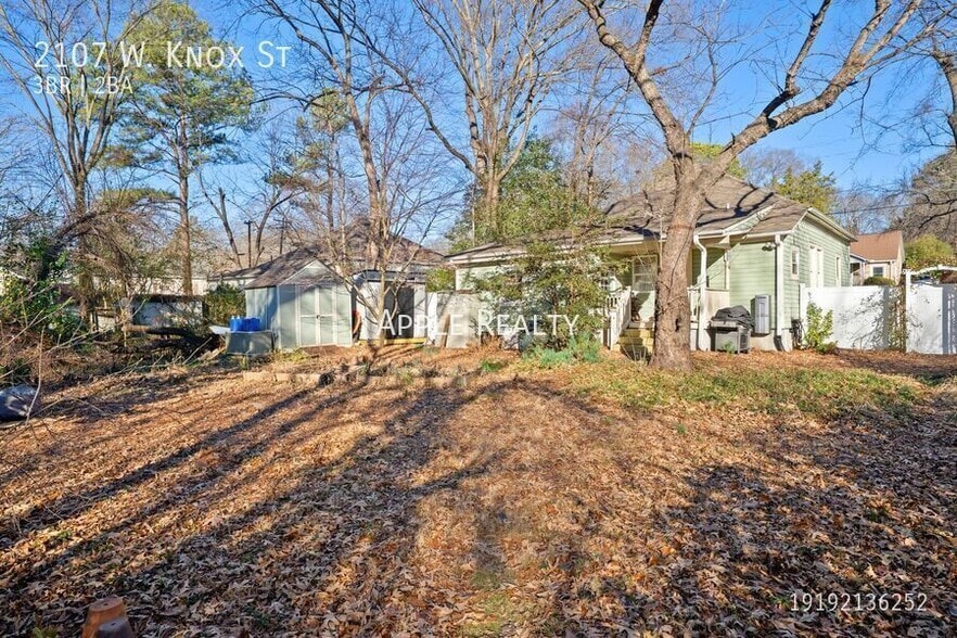 Building Photo - 2107 W Knox St