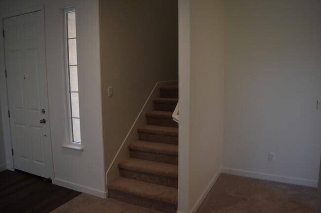 Building Photo - 855 Sophie Ct