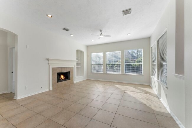 Building Photo - 10 Andante Trail Pl