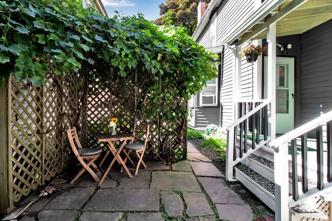 Building Photo - 51 N Pearl St