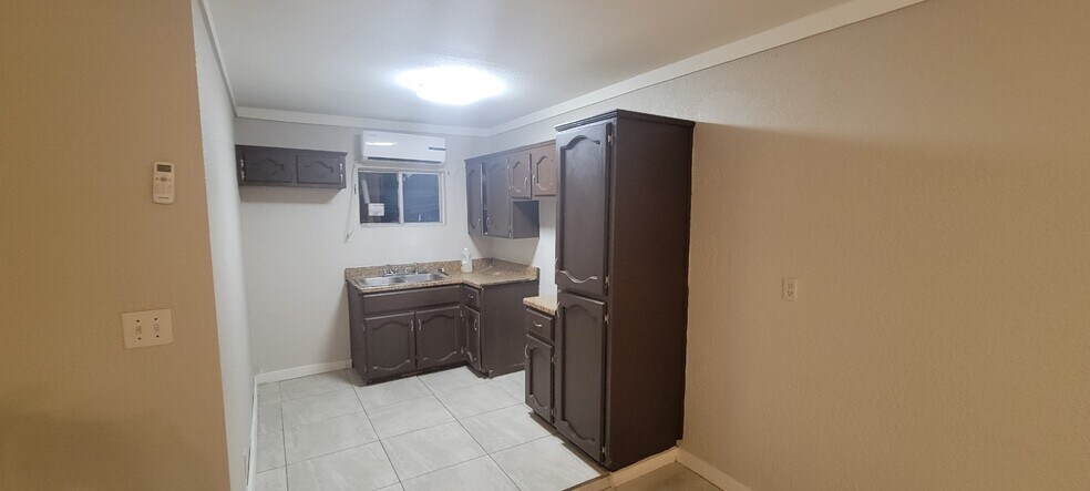 Building Photo - 149 W Dicker Dr