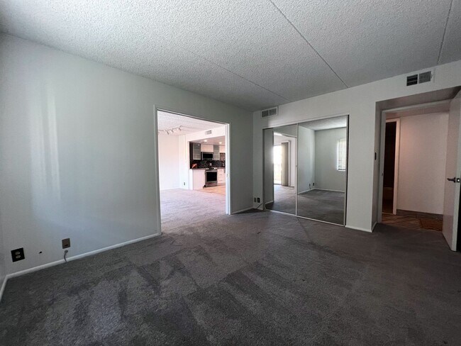 Building Photo - SCOTTSDALE SHADOWS LUXURY CONDO WITH AC, WATER INCLUDED AND 9 HOLE GOLF