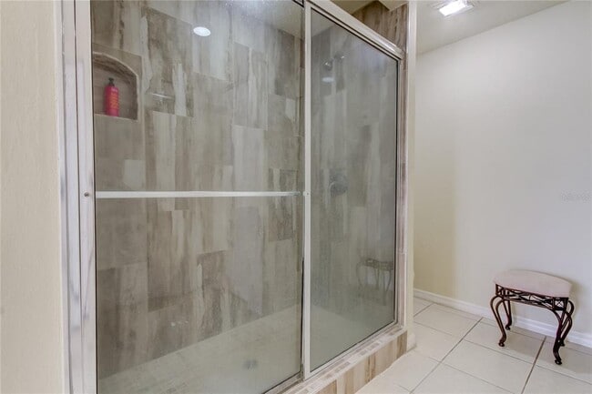 Building Photo - 9401 Woodbay Dr