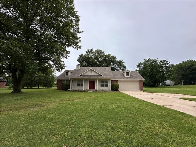 Building Photo - 2137 E Stanwyk Dr