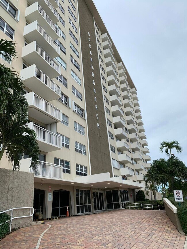 Building Photo - 133 N Pompano Beach Blvd