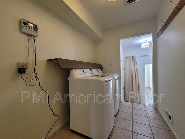 Building Photo - 7817 Palmyra Dr