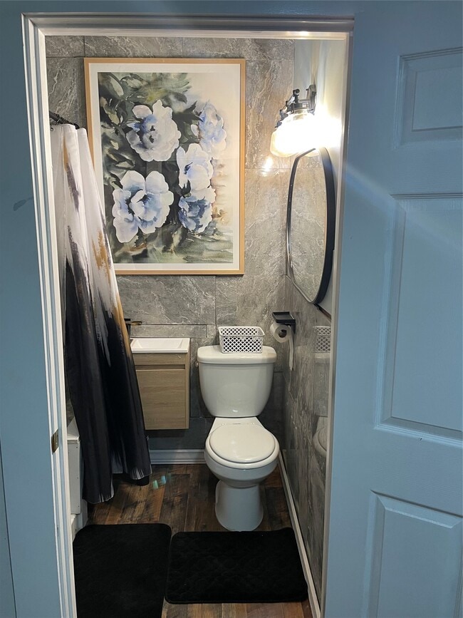 Building Photo - 1214 42nd St