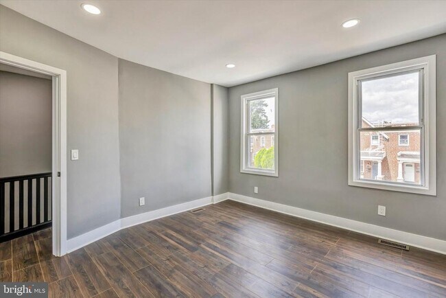 Building Photo - 3015 Spaulding Ave
