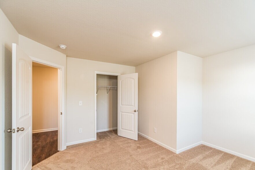 Building Photo - 85 Shallow Dr
