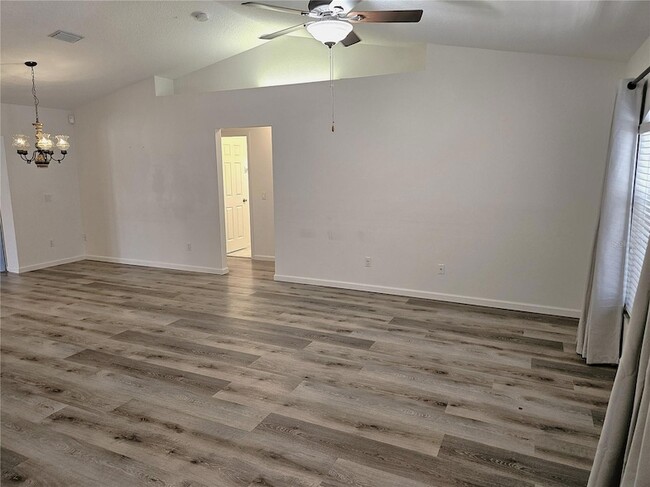 Building Photo - 1088 Panda Rd