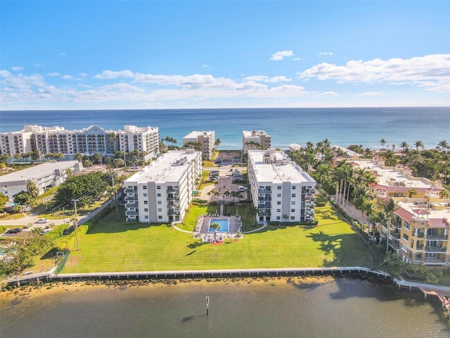 Building Photo - 1239 Hillsboro Mile