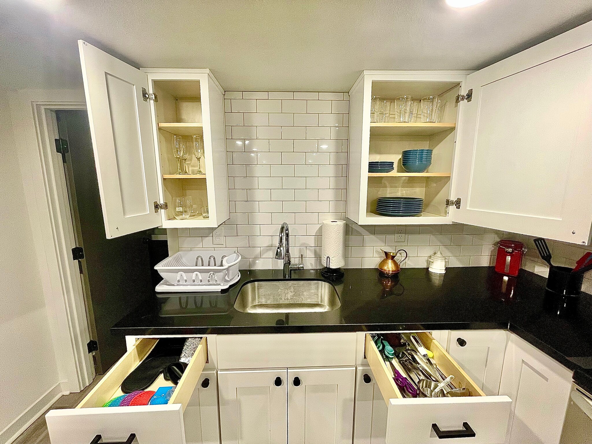 All items featured can be included in unit - 5306 NE 15th Ave