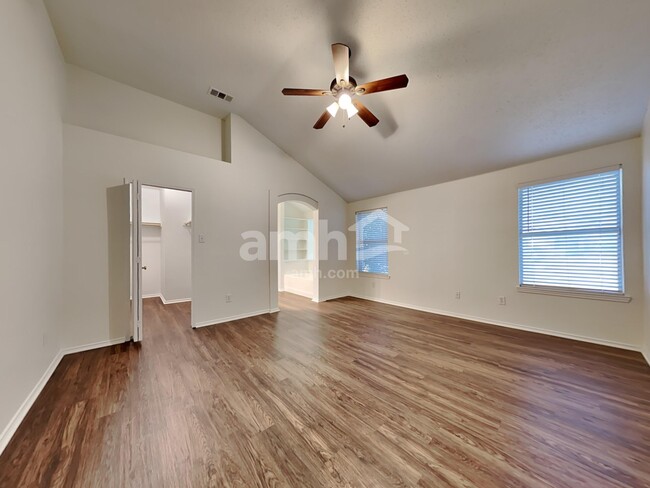 Building Photo - 1012 Crane Cir