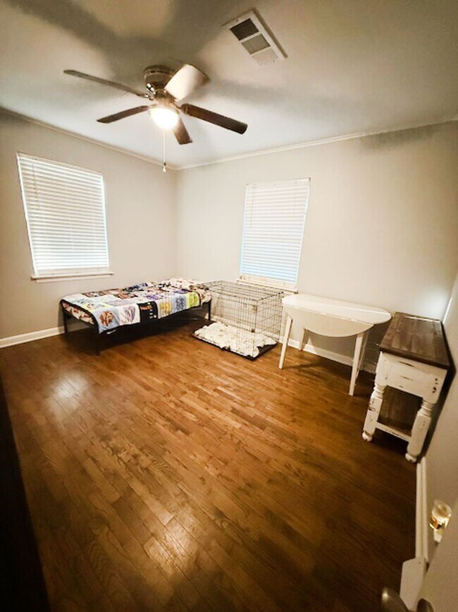 Building Photo - Home for Rent in Little Rock!