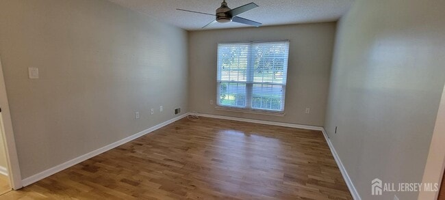 Building Photo - 43 Crabapple Ln