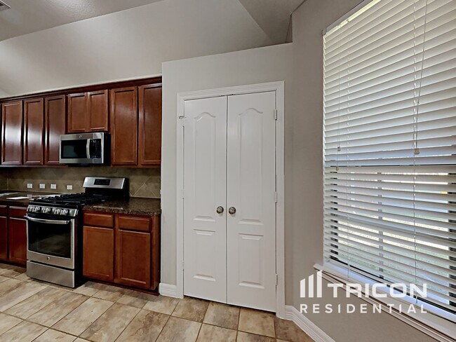 Building Photo - 7123 Durango Creek Dr