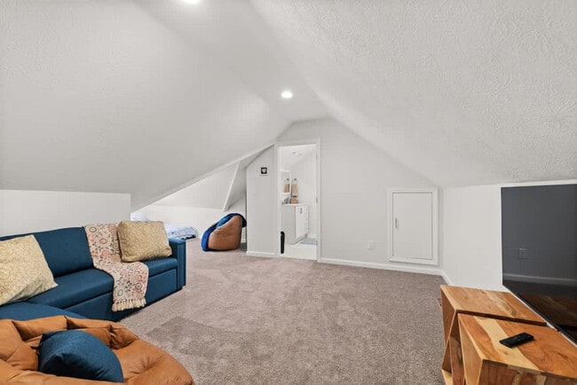 Building Photo - 6430 Olde York Rd