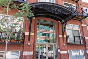 Building Photo - 420 S Clinton St