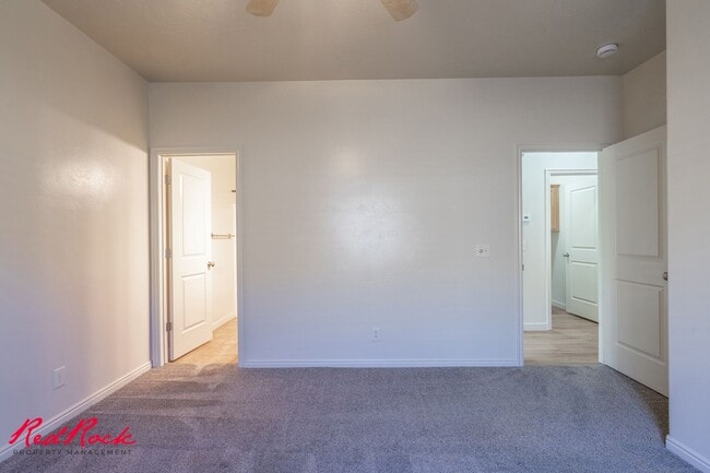 Building Photo - 484 N 2480 W