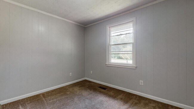 Building Photo - 408 Lealand Ln