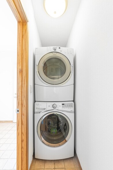 Laundry - 1367 Virginia Ave