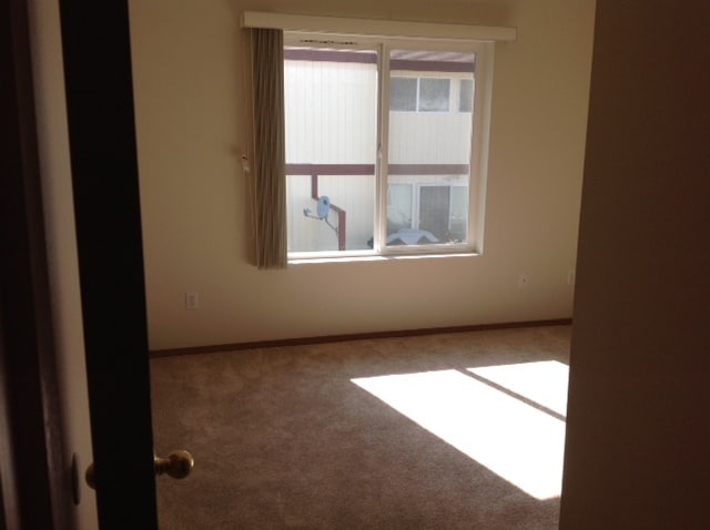 Bed Room - 935 College Ln NE