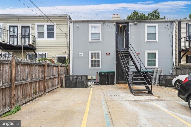 Building Photo - 1712 West Virginia Ave NE