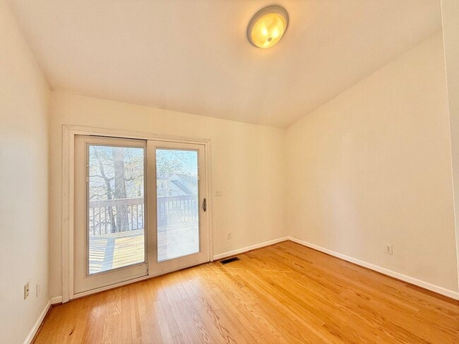 Building Photo - Charming 2BD, 2BA Durham Home with a Bonus Room/Office & Fenced Yard in a Prime Location