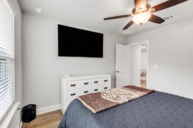 Building Photo - 1201 Forest Heights Rd