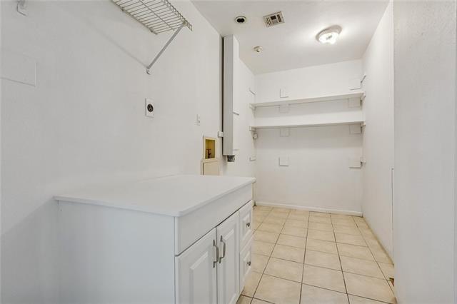 Building Photo - 141 N Betty Ln