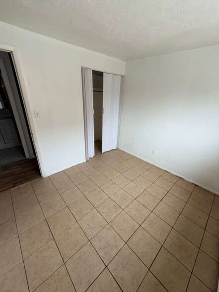 Building Photo - 14815 Euclid Ave