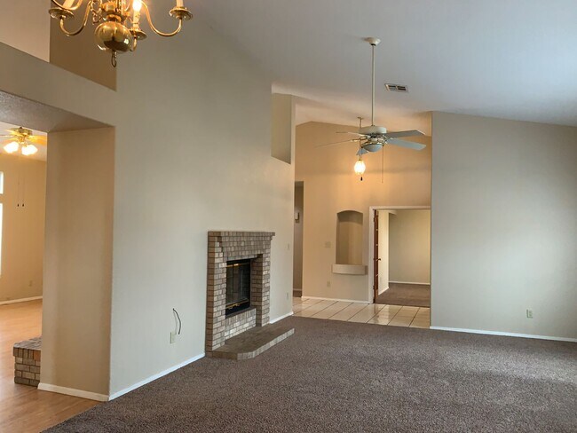 Building Photo - 8409 Tamworth St - SW - Beautiful 3 + Offi...