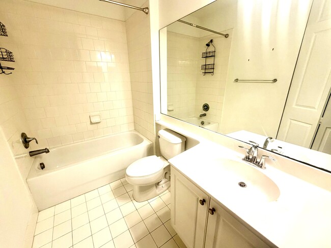 Building Photo - 3600 Oaks Clubhouse Dr