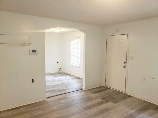Building Photo - 41 Meldon Ave SE