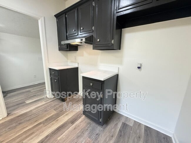 Building Photo - 3915 Woodruff Rd