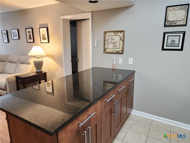 Building Photo - 7685 Northcross Dr