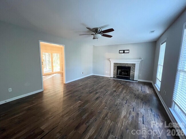Building Photo - 20921 San Mateo Pl