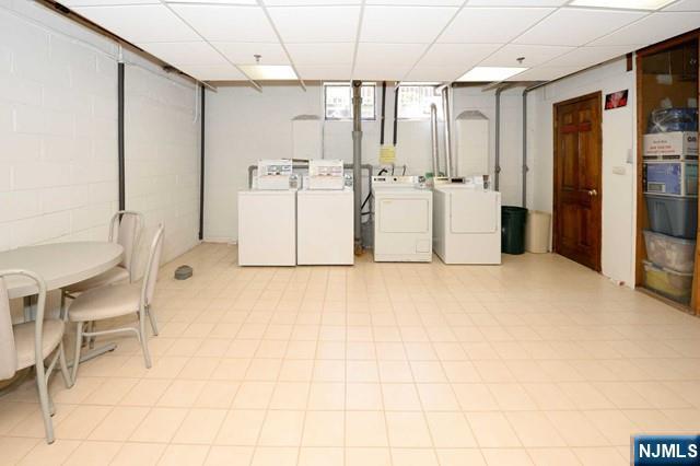 Building Photo - 20-30-30 Ridge Rd