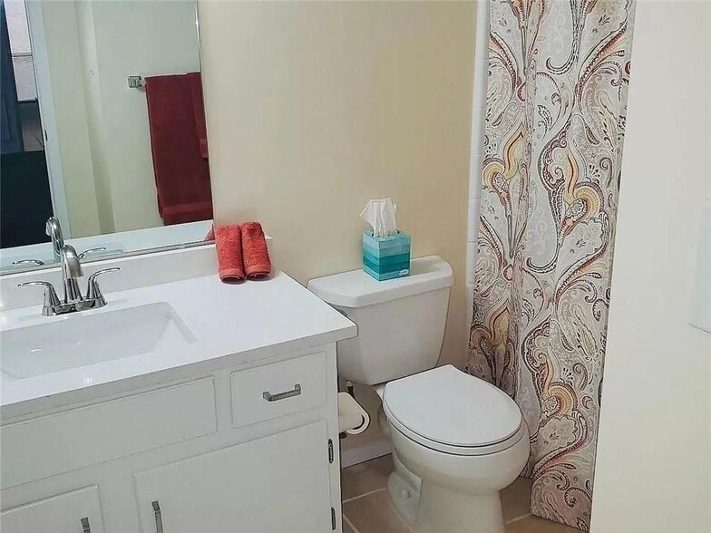 Building Photo - 3932 Cedar