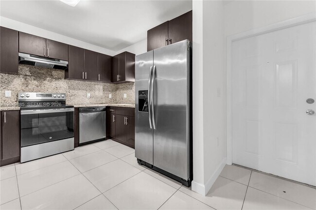 Building Photo - 1029 SW 11th Ave