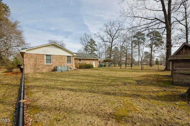 Building Photo - 4610 Linden Rd