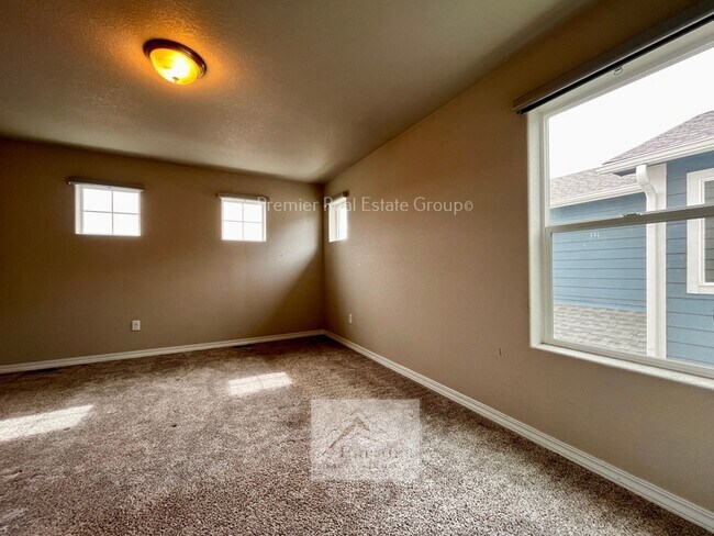 Building Photo - 4280 Samaritan Lp
