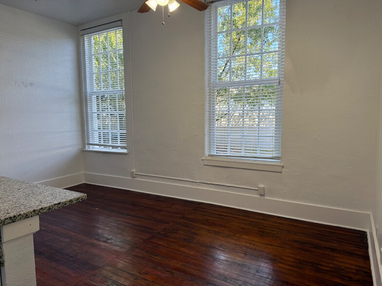 Building Photo - 1090 10th St N