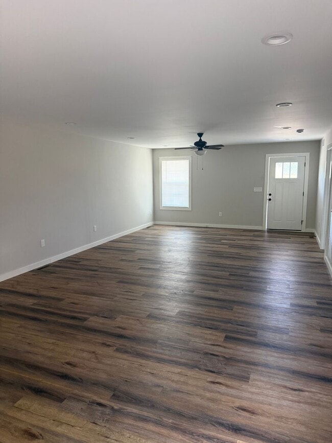 Building Photo - 501 Livy Ln