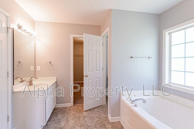 Building Photo - 504 Collingsworth Ln